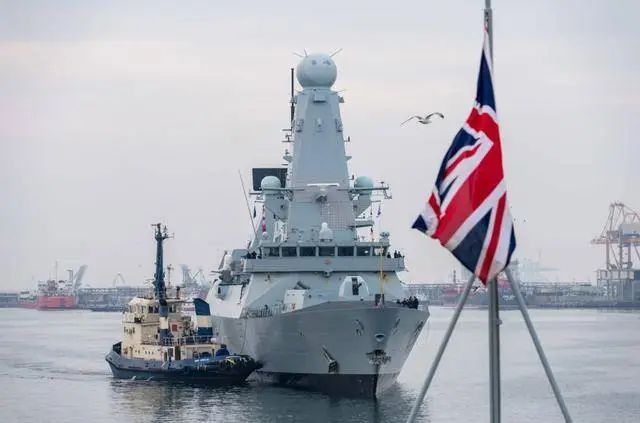 英国寻求改善对华关系，同时却增强在亚太军事部署，吓唬谁呢？