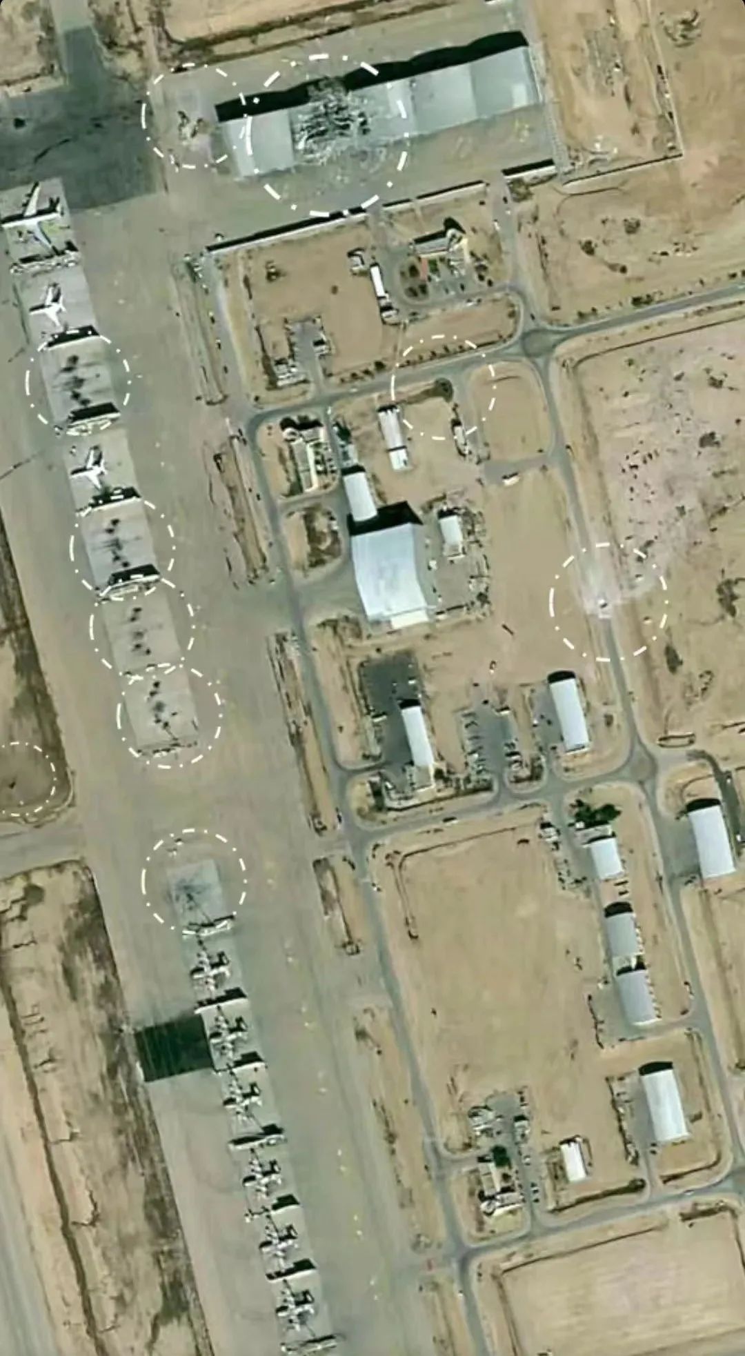 伊朗导弹打击以色列军用机场出卫星图了,大家来数一下有没有20架F35被毁! 伊朗导弹打击以色列军用机场出卫星图了,大家来数一下有没有20架F35被毁!