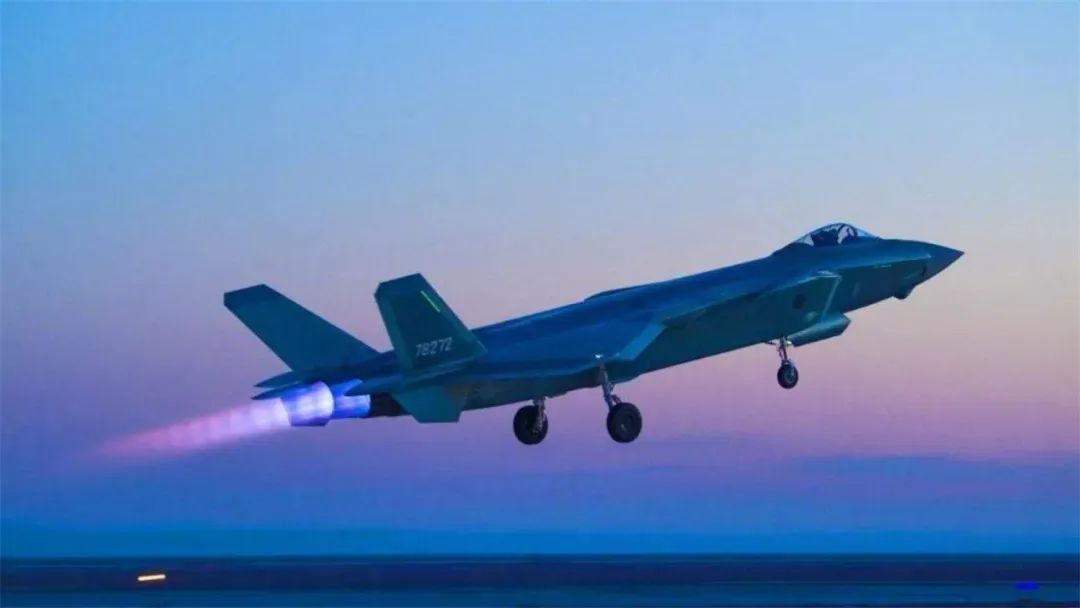 全新歼-20有太多惊喜!隐身状态随心所欲,一秒钟自由切换 全新歼-20有太多惊喜!隐身状态随心所欲,一秒钟自由切换