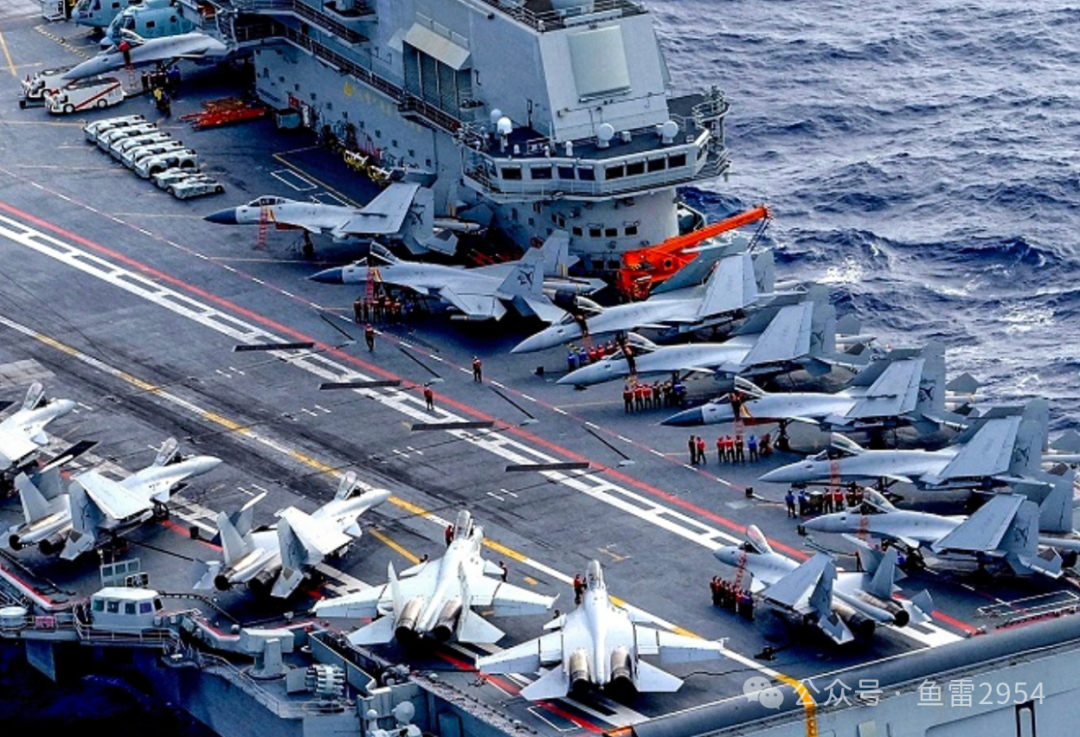 肌肉秀完了,例行训练开启!山东舰航母战斗群再度现身西太海域 肌肉秀完了,例行训练开启!山东舰航母战斗群再度现身西太海域