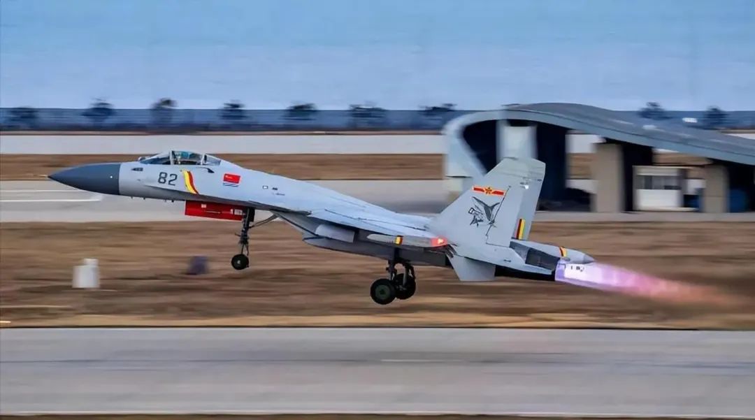 十年黑烟终雪耻!歼-35A惊艳全场,加力瞬间启动,狂拉9个马赫环 十年黑烟终雪耻!歼-35A惊艳全场,加力瞬间启动,狂拉9个马赫环