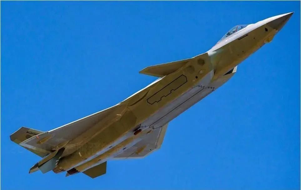 全新歼-20有太多惊喜!隐身状态随心所欲,一秒钟自由切换 全新歼-20有太多惊喜!隐身状态随心所欲,一秒钟自由切换