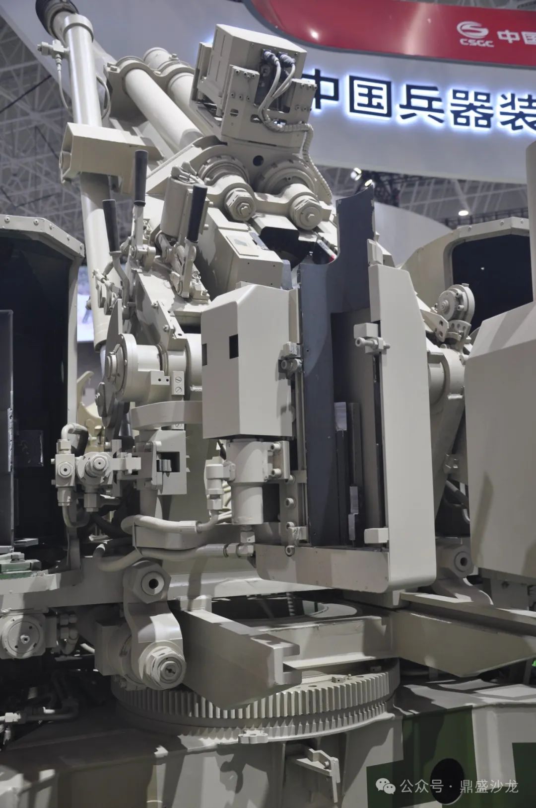 关于航展全自动122mm车载炮,我可能有一点说错了 关于航展全自动122mm车载炮,我可能有一点说错了