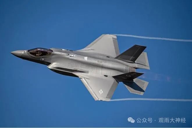 人类最强舰载机横空出世,中国已集齐掀翻美国霸权的最后一块拼图 人类最强舰载机横空出世,中国已集齐掀翻美国霸权的最后一块拼图