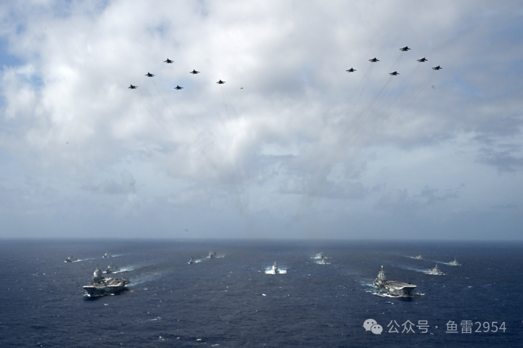 肌肉秀完了,例行训练开启!山东舰航母战斗群再度现身西太海域 肌肉秀完了,例行训练开启!山东舰航母战斗群再度现身西太海域