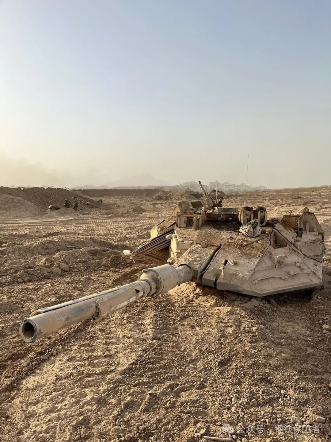 车体被炸碎,炮塔被炸飞 !首见被路边炸弹完全摧毁的第五代梅卡瓦主战坦克,人车俱损 车体被炸碎,炮塔被炸飞 !首见被路边炸弹完全摧毁的第五代梅卡瓦主战坦克,人车俱损