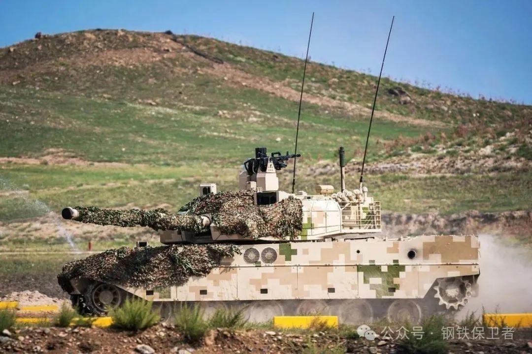 有车载无人机和7个高清摄像头!这款轻型坦克不得了!还能成员组下车远程遥控使用 有车载无人机和7个高清摄像头!这款轻型坦克不得了!还能成员组下车远程遥控使用