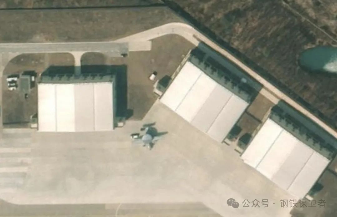 福建舰开启第5次海试后外网爆出兴城基地最新卫星图!多架舰载机已到位,参与测试的舰载机或从此地起飞 福建舰开启第5次海试后外网爆出兴城基地最新卫星图!多架舰载机已到位,参与测试的舰载机或从此地起飞