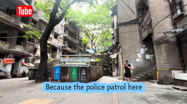 明明是忽悠老外，乱港蟑螂拍的“重庆贫民窟”，却把老外看破防了