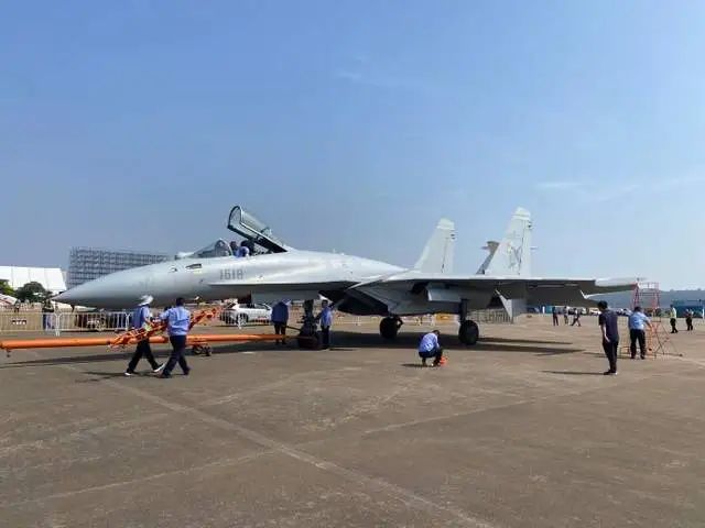 当年研发歼-11D没有白费,衍生出了歼-15T,世界最强重型舰载机横空出世 当年研发歼-11D没有白费,衍生出了歼-15T,世界最强重型舰载机横空出世