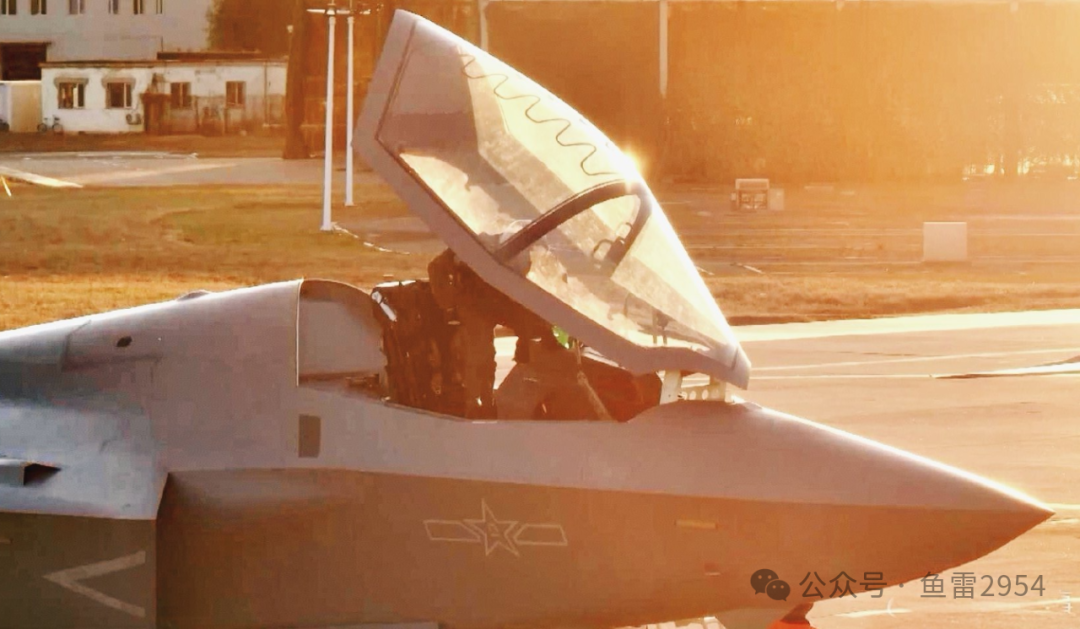 真有侧弹舱的规划?歼-35A缩比模型官宣视频总能带来意外惊喜 真有侧弹舱的规划?歼-35A缩比模型官宣视频总能带来意外惊喜