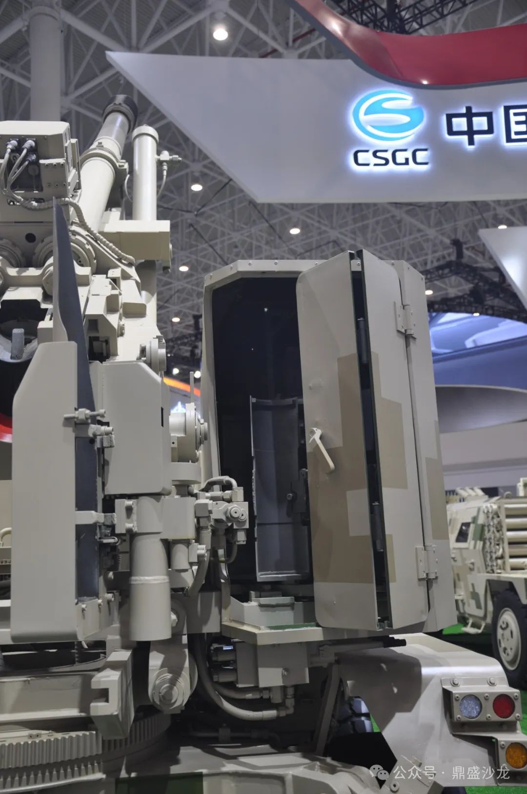 关于航展全自动122mm车载炮,我可能有一点说错了 关于航展全自动122mm车载炮,我可能有一点说错了