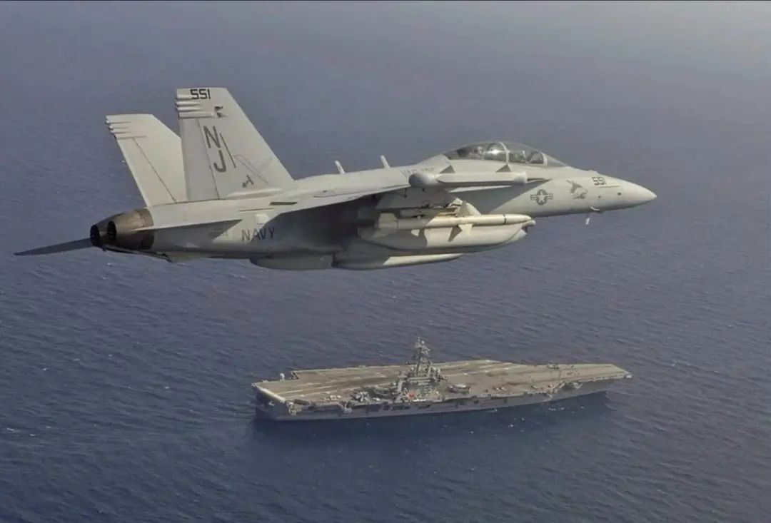 大杀器终于亮相!歼-15D电战机叫板美国咆哮者,造价超过歼-20 大杀器终于亮相!歼-15D电战机叫板美国咆哮者,造价超过歼-20