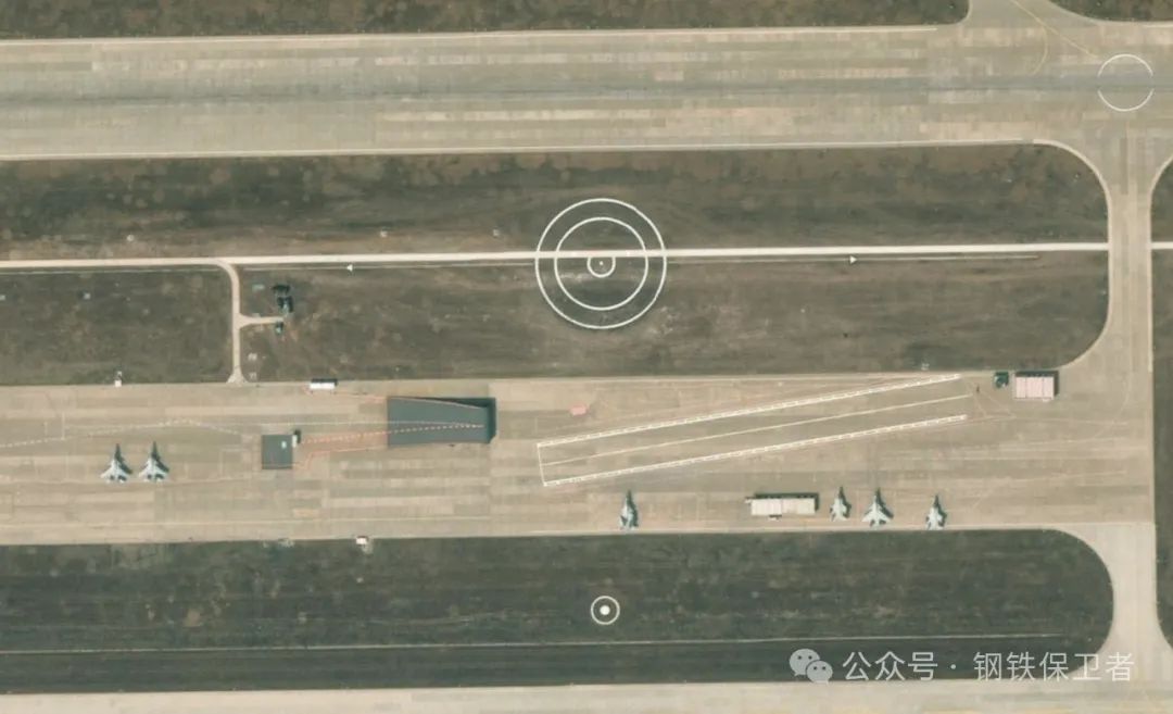 福建舰开启第5次海试后外网爆出兴城基地最新卫星图!多架舰载机已到位,参与测试的舰载机或从此地起飞 福建舰开启第5次海试后外网爆出兴城基地最新卫星图!多架舰载机已到位,参与测试的舰载机或从此地起飞