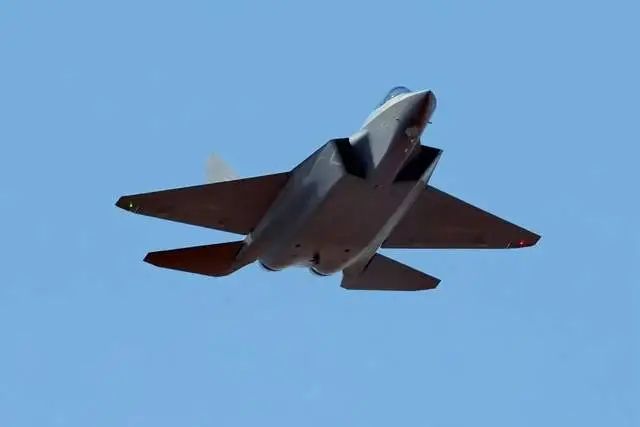 台前少将:歼-35能搭载射程为400公里的空空导弹,专打美国预警机 台前少将:歼-35能搭载射程为400公里的空空导弹,专打美国预警机