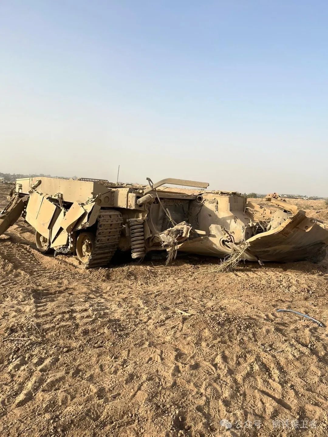 车体被炸碎,炮塔被炸飞 !首见被路边炸弹完全摧毁的第五代梅卡瓦主战坦克,人车俱损 车体被炸碎,炮塔被炸飞 !首见被路边炸弹完全摧毁的第五代梅卡瓦主战坦克,人车俱损