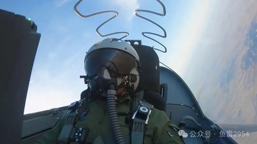 真有侧弹舱的规划?歼-35A缩比模型官宣视频总能带来意外惊喜 真有侧弹舱的规划?歼-35A缩比模型官宣视频总能带来意外惊喜