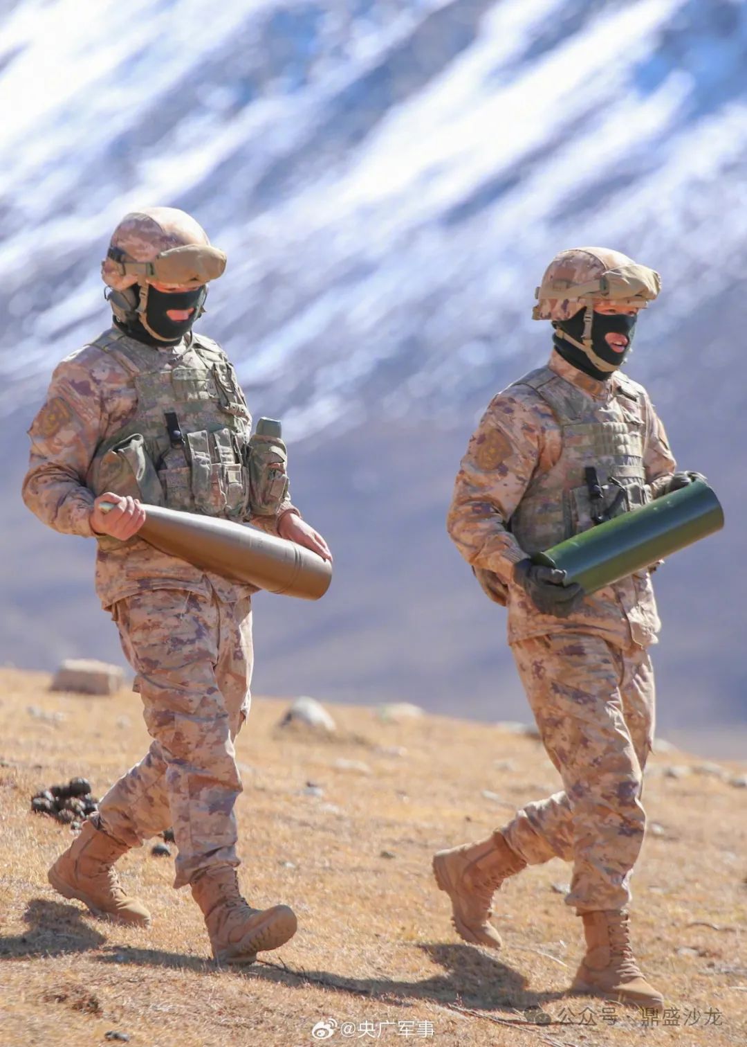 关于航展全自动122mm车载炮,我可能有一点说错了 关于航展全自动122mm车载炮,我可能有一点说错了