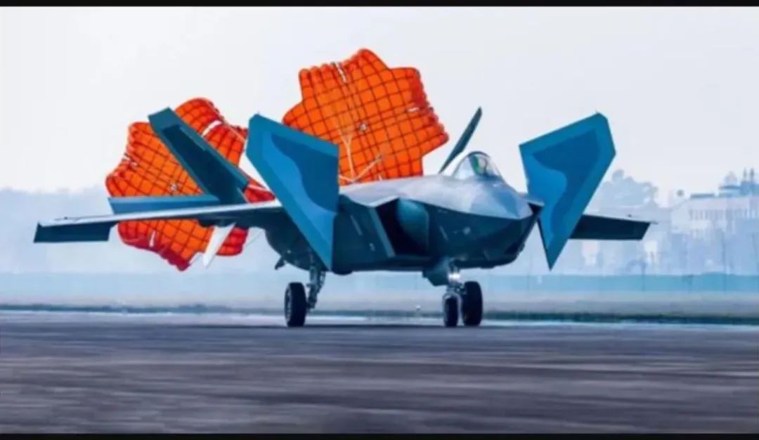 全新歼-20有太多惊喜!隐身状态随心所欲,一秒钟自由切换 全新歼-20有太多惊喜!隐身状态随心所欲,一秒钟自由切换