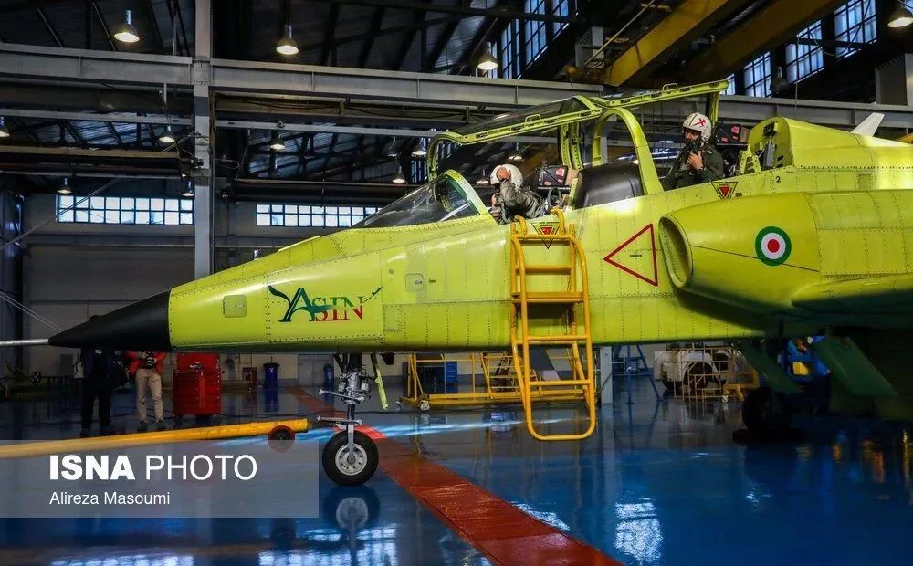 伊朗教练机撞山坠毁,两名飞行员丧生,猜测是自产的亚辛教练机 伊朗教练机撞山坠毁,两名飞行员丧生,猜测是自产的亚辛教练机