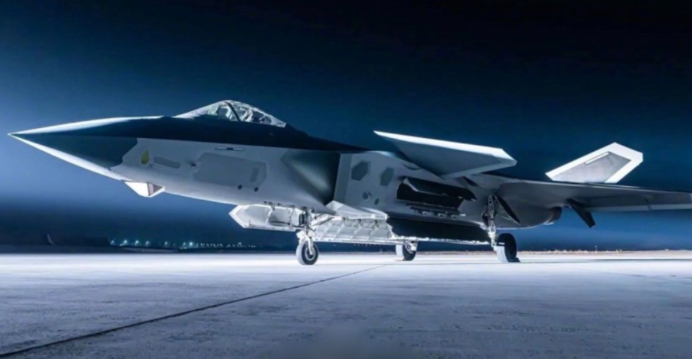 中国重型战机数量达1100架,总数超过北约及俄罗斯之和 中国重型战机数量达1100架,总数超过北约及俄罗斯之和