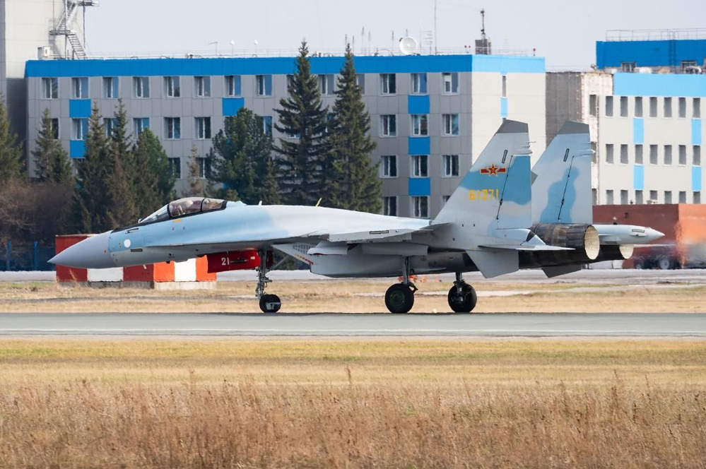 中国重型战机数量达1100架,总数超过北约及俄罗斯之和 中国重型战机数量达1100架,总数超过北约及俄罗斯之和