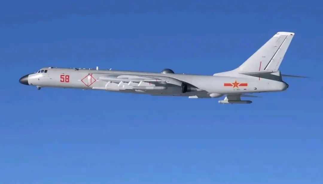 解放军出兵黄岩岛,055劈波斩浪,轰6挂载实弹,正面硬刚美航母 解放军出兵黄岩岛,055劈波斩浪,轰6挂载实弹,正面硬刚美航母