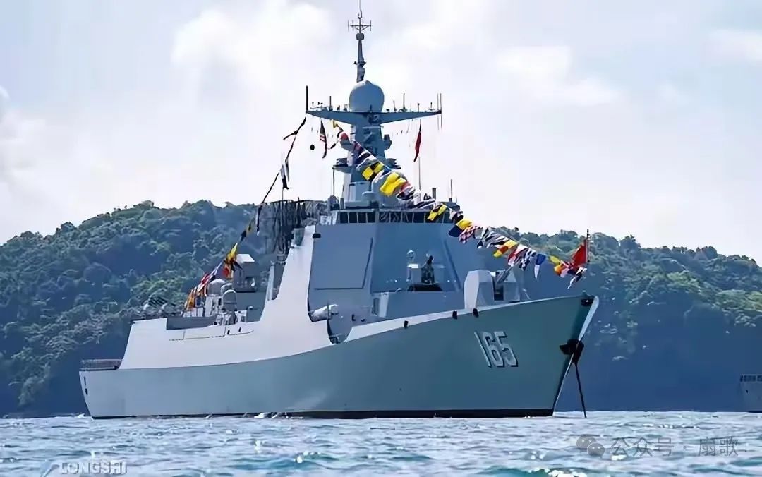 8500吨的052E通用驱逐舰能否出现?需要大功率的燃气轮机和18000吨的055Ⅱ大型驱逐舰! 8500吨的052E通用驱逐舰能否出现?需要大功率的燃气轮机和18000吨的055Ⅱ大型驱逐舰!