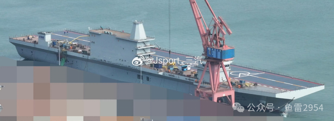 广船“平头哥”再度更名,尾部图首次曝光,更多细节相当值得玩味 广船“平头哥”再度更名,尾部图首次曝光,更多细节相当值得玩味