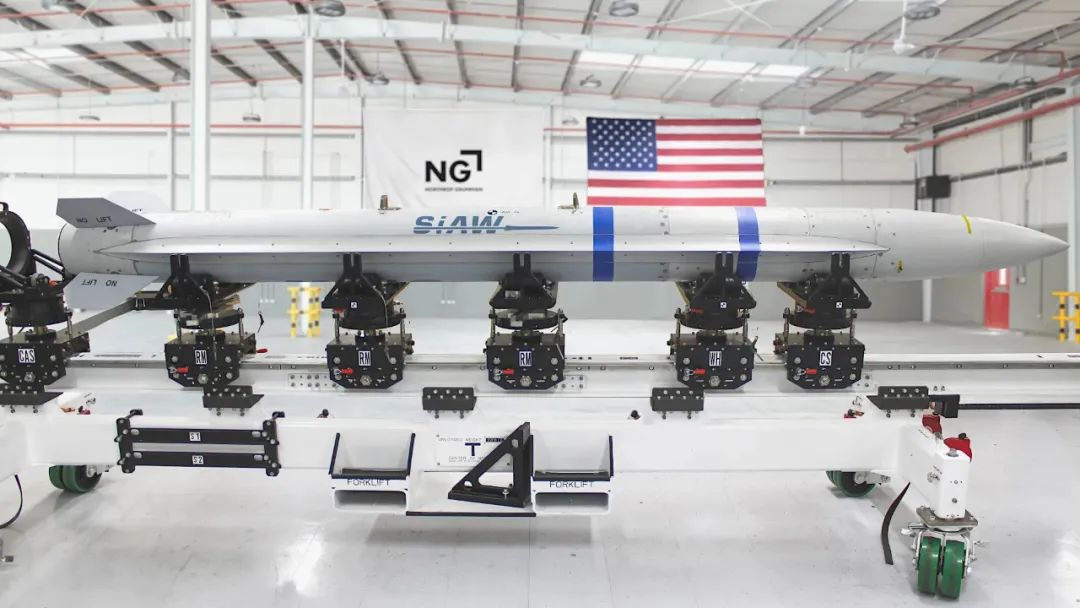 美国战斗机首次发射SiAW导弹,从反辐射转而专注对地打击 美国战斗机首次发射SiAW导弹,从反辐射转而专注对地打击