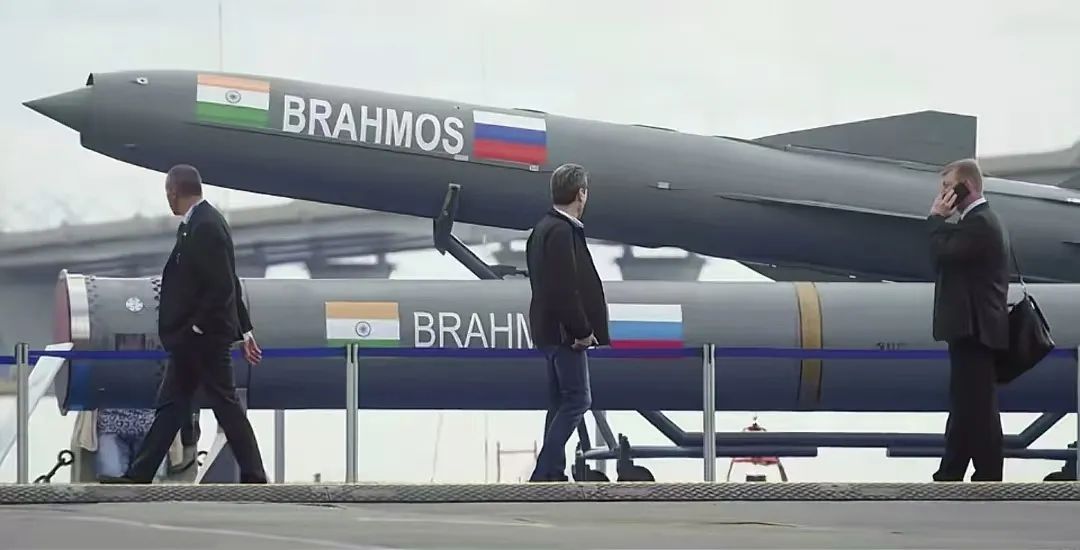 两强相争,机会的窗口已经出现 两强相争,机会的窗口已经出现