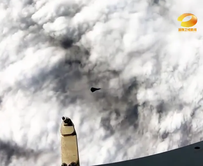 官宣:7马赫“鸣镝”一骑绝尘!中美高超领域差距进一步拉大 官宣:7马赫“鸣镝”一骑绝尘!中美高超领域差距进一步拉大