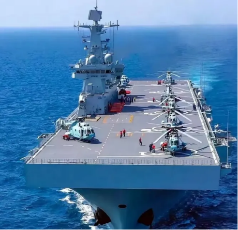 中国进入暴兵模式,5万吨“特种航母”返航,收台之战有大用? 中国进入暴兵模式,5万吨“特种航母”返航,收台之战有大用?