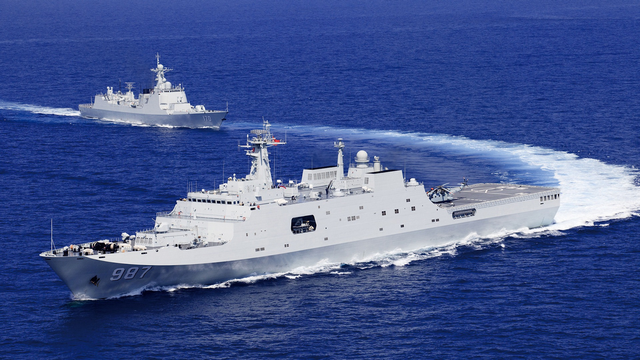 黄岩岛爆发激烈“海战”，中国海警果断动手，解放军也下场了！