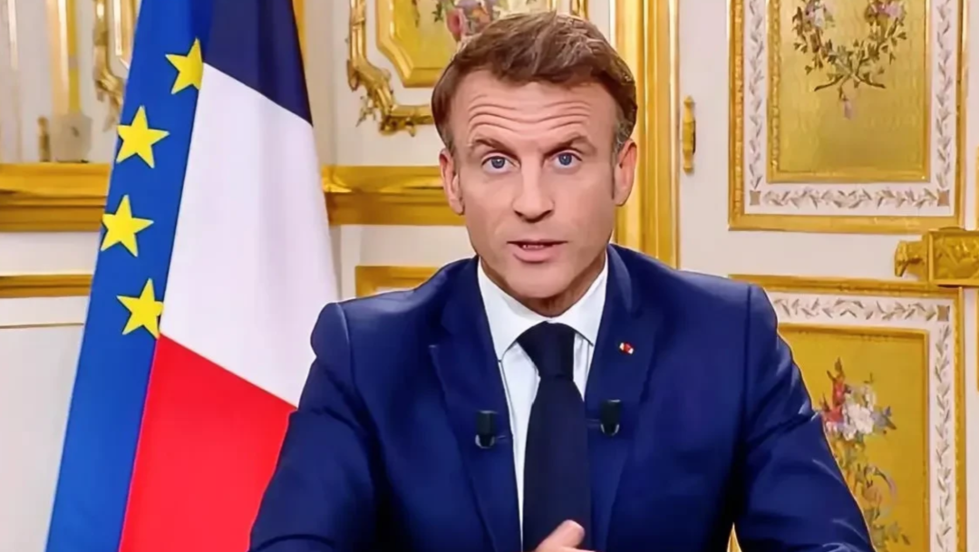 马克龙居然认为东方大国会无条件接受损失 200 亿的空客订单,真是大错特错! 马克龙居然认为东方大国会无条件接受损失 200 亿的空客订单,真是大错特错!