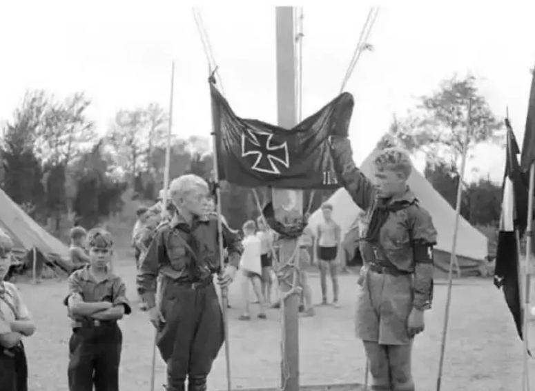 美国人为什么讨厌马斯克和他妈? 美国人为什么讨厌马斯克和他妈?