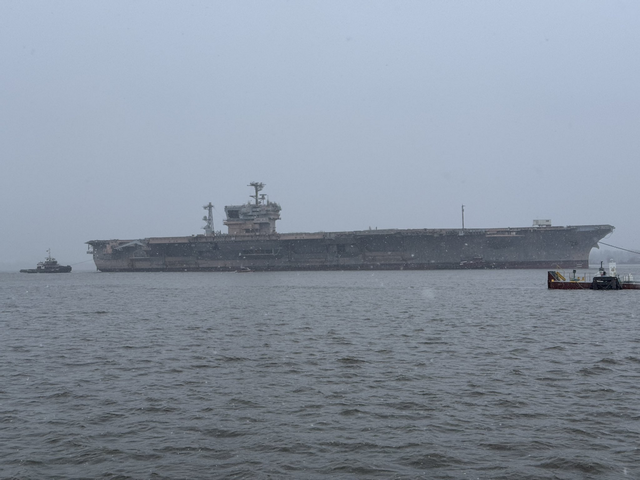 美军封存航母动了，号称力压解放军的幽灵舰队，如今终于一艘不剩