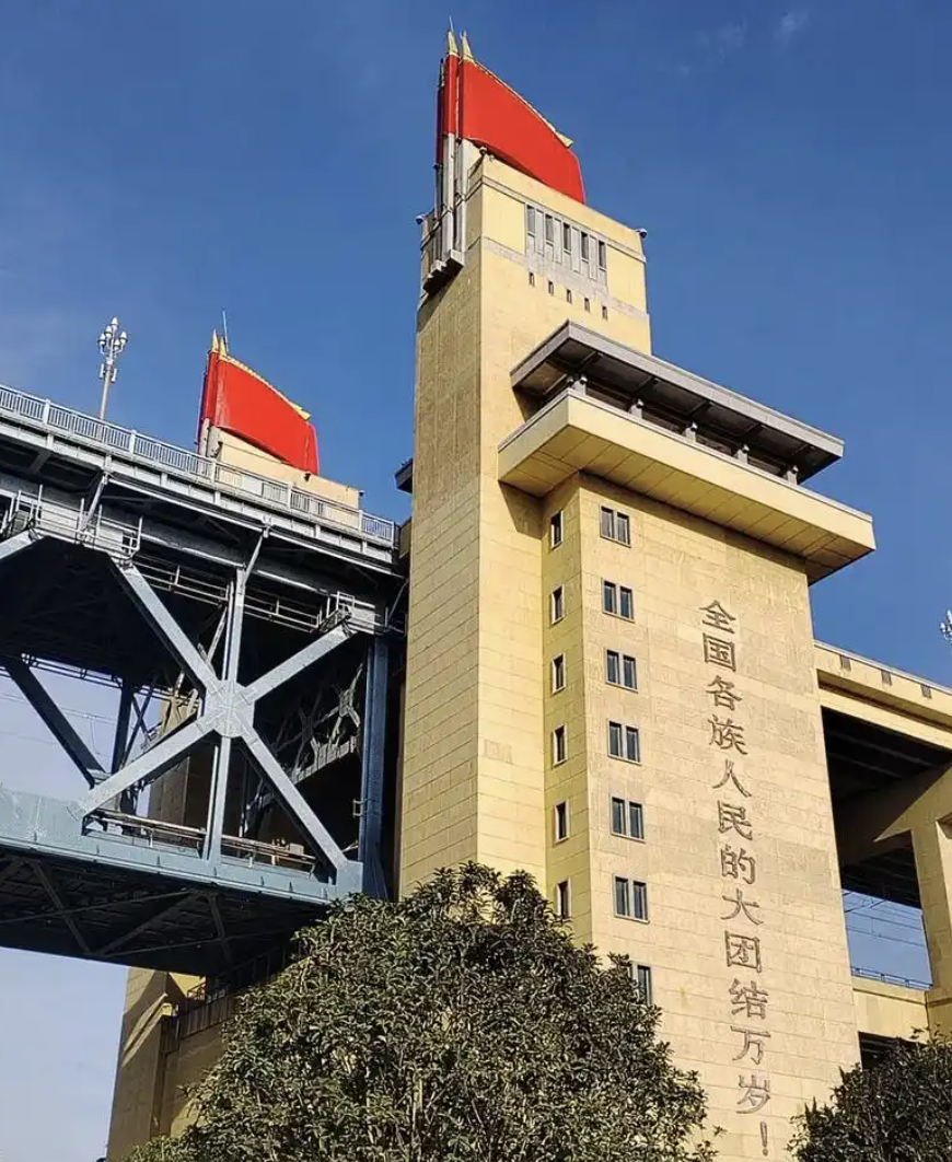 2025,以“我”为主 2025,以“我”为主