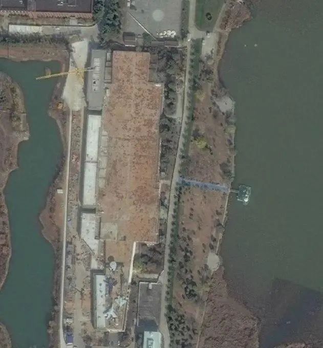 10万吨超级核航母?武汉航母新动静,甲板拓宽,舰岛大幅后移 10万吨超级核航母?武汉航母新动静,甲板拓宽,舰岛大幅后移