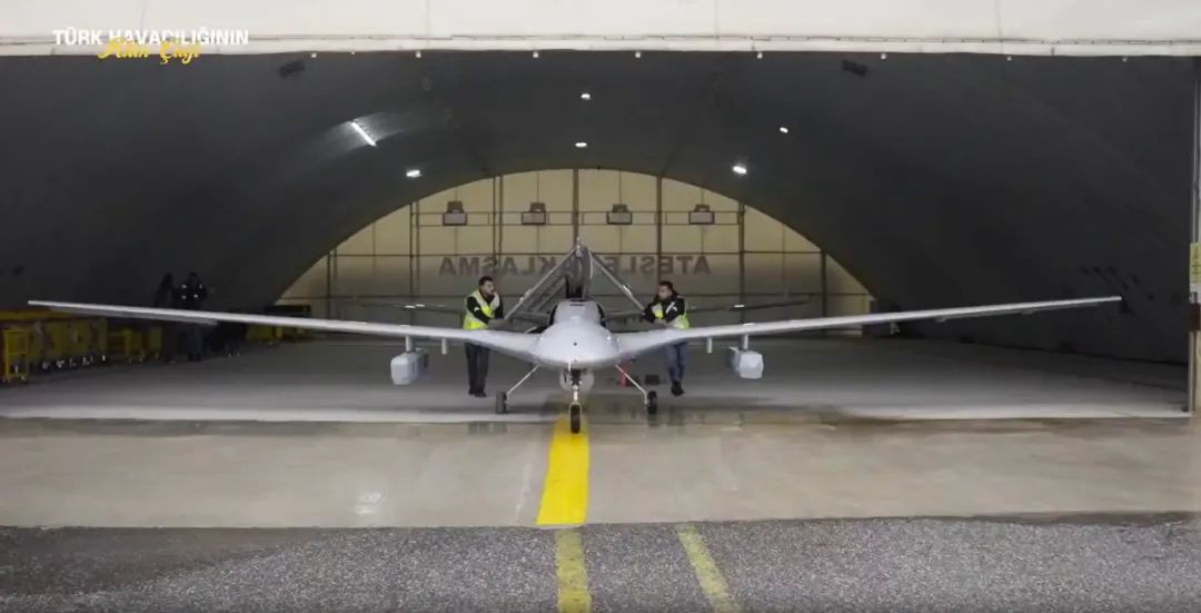 TB2无人机挂载新型电子支援吊舱首飞,还可扩展电子攻击能力 TB2无人机挂载新型电子支援吊舱首飞,还可扩展电子攻击能力