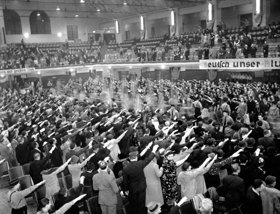 马斯克的“纳粹礼”与尘封的美国老纳粹! 马斯克的“纳粹礼”与尘封的美国老纳粹!