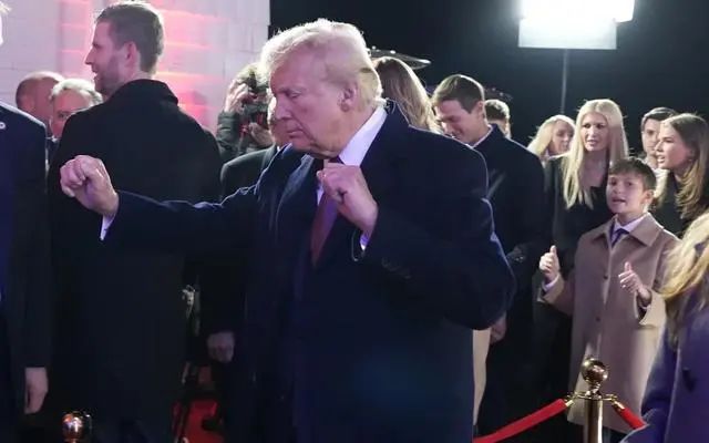 一夜之间，态度大变，特朗普全面转向！