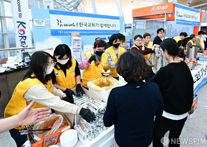 灵堂前的泡面被谁偷了？什么坏事都赖中国，这样的韩国还有救吗？