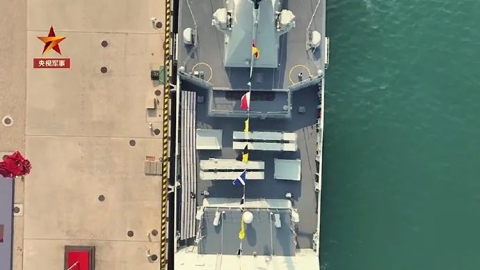 054B首舰漯河舰入列，战力提升明显，但有两大遗憾