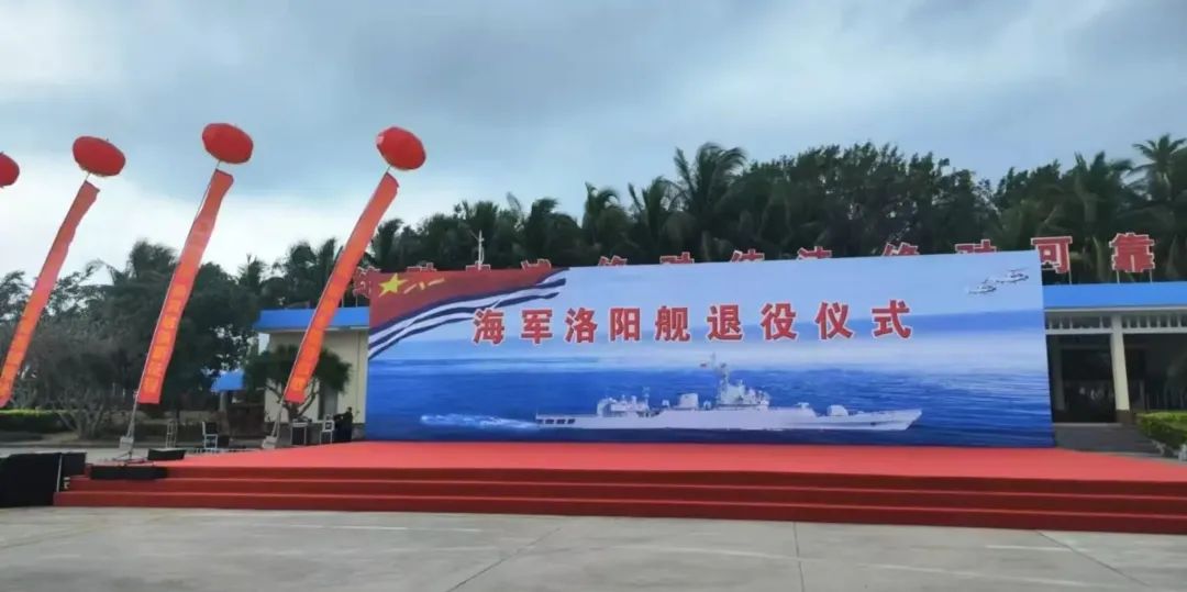 3万吨巨舰已归建!25年海军将再次创造历史!将接收包括航母和两攻在内的24万吨各型舰艇 3万吨巨舰已归建!25年海军将再次创造历史!将接收包括航母和两攻在内的24万吨各型舰艇