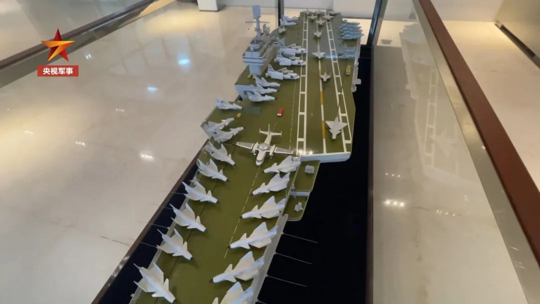 30年前的中国航母方案，4万余吨、配2条弹射器、歼10战机上舰！