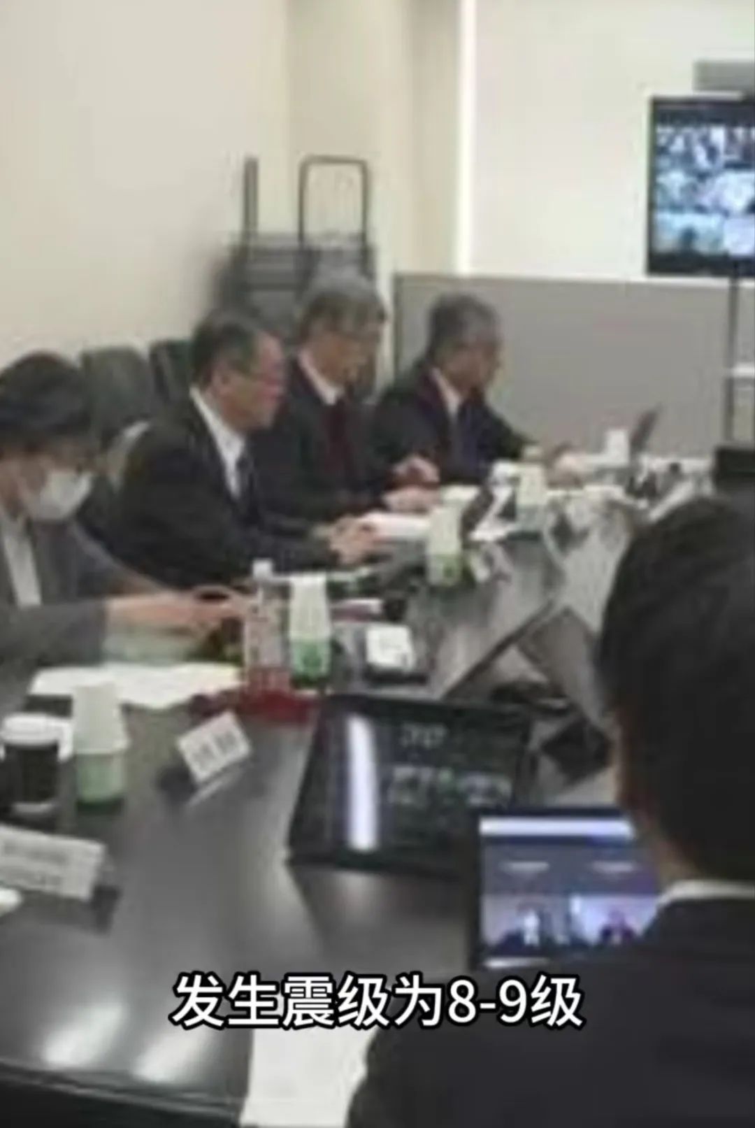 墙倒众人推:在老美的脚下快点挖 墙倒众人推:在老美的脚下快点挖