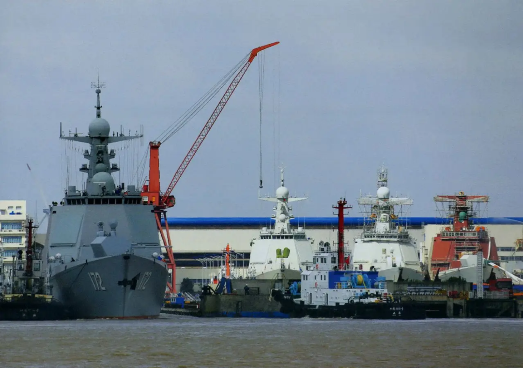 央视首次公开!052D型Pro Max版正式亮相,中国海军下一代驱逐舰何时亮相? 央视首次公开!052D型Pro Max版正式亮相,中国海军下一代驱逐舰何时亮相?