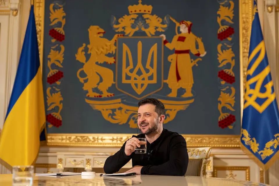 突发:泽连斯基同意特朗普的稀土换安全计划! 突发:泽连斯基同意特朗普的稀土换安全计划!