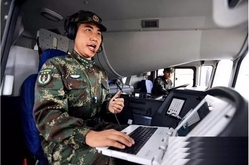 “关岛特快”导弹旅罕见曝光!发射车一眼望不到头,可同时打三艘航母 “关岛特快”导弹旅罕见曝光!发射车一眼望不到头,可同时打三艘航母